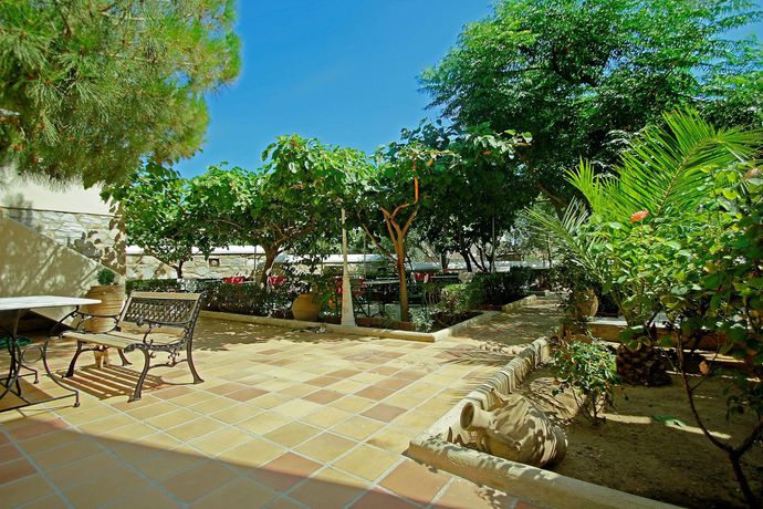 Imagen general del Hotel Emilia Luxury Apartments. Foto 2