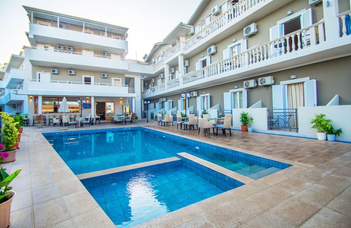 Imagen de la piscina del Hotel Emilia, Planos. Foto 14