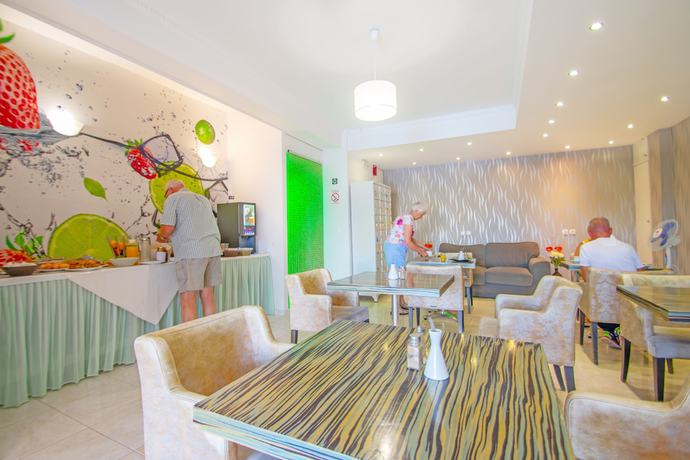 Imagen del bar/restaurante del Hotel Emilia, Planos. Foto 2