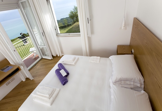 Imagen de la habitación del Hotel Emilia, Portonovo. Foto 8