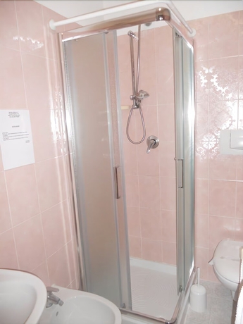 Imagen de la habitación del Hotel Emilia, Rimini. Foto 17