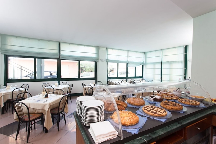 Imagen del bar/restaurante del Hotel Emilia, Rimini. Foto 3