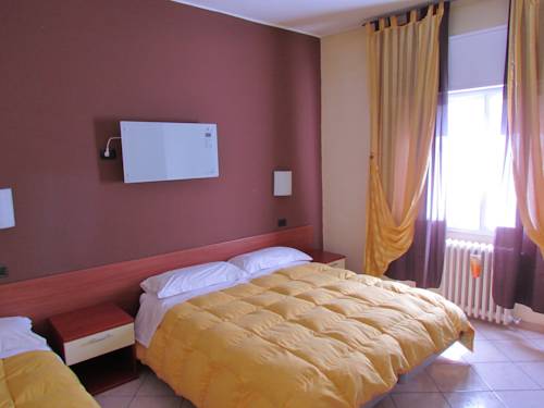 Imagen de la habitación del Hotel Emiliana. Foto 7