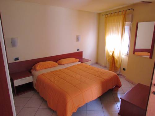 Imagen de la habitación del Hotel Emiliana. Foto 12