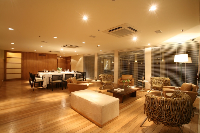 Imagen del bar/restaurante del Hotel Emiliano. Foto 5