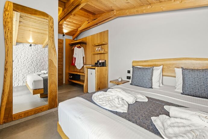 Imagen de la habitación del Hotel Emily\'s Luxury Suites. Foto 18