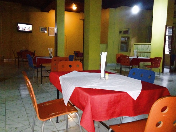 Imagen del bar/restaurante del Hotel Eminence, Kigali. Foto 4