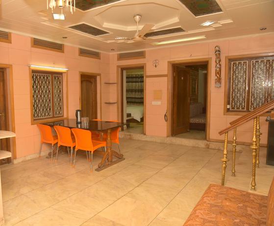 Imagen de los interiores del Hotel Eminence - Palm Residency. Foto 19