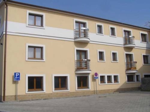 Imagen general del Hotel Eminent. Foto 7