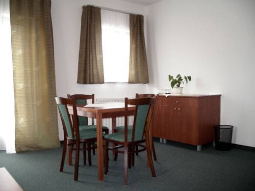 Imagen general del Hotel Eminent. Foto 11