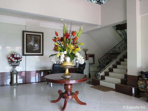 Imagen de los interiores del Hotel Emiramona Garden Hotel. Foto 19