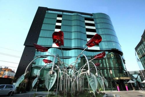 Imagen general del Hotel Emirates, Sofia. Foto 1