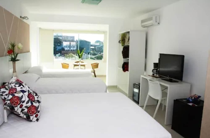 Imagen de la habitación del Hotel Emirates and Su&iacute;tes. Foto 3