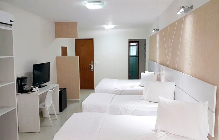 Imagen de la habitación del Hotel Emirates and Su&iacute;tes. Foto 8