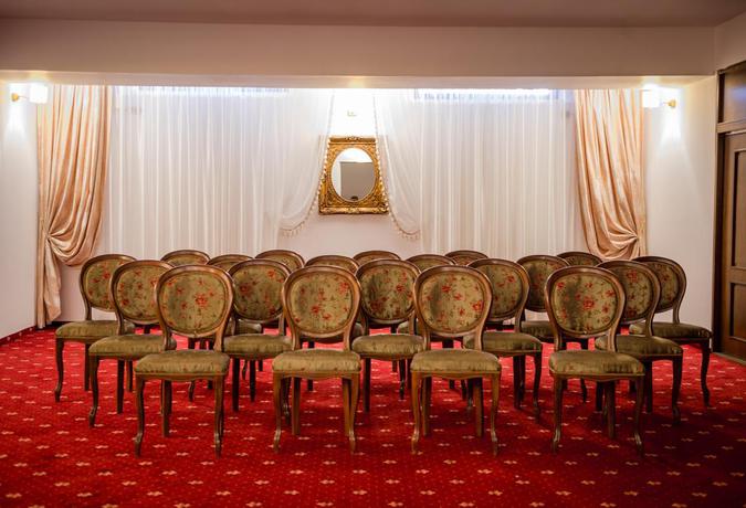 Imagen de los interiores del Hotel Emire. Foto 5