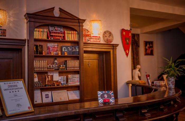 Imagen de los interiores del Hotel Emire. Foto 6