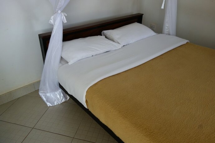 Imagen de la habitación del Hotel Emirina Travel. Foto 12