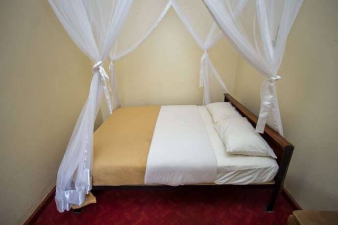 Imagen de la habitación del Hotel Emirina Travel. Foto 15