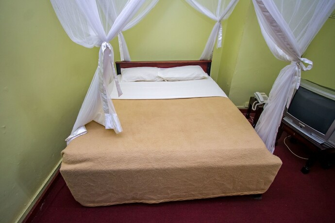 Imagen de la habitación del Hotel Emirina Travel. Foto 16