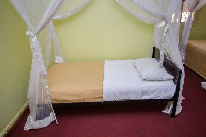 Imagen de la habitación del Hotel Emirina Travel. Foto 19