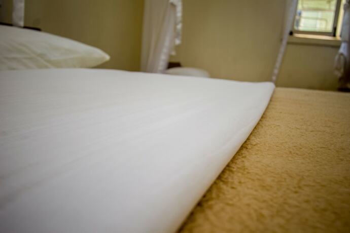 Imagen de la habitación del Hotel Emirina Travel. Foto 20