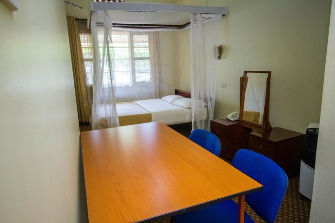 Imagen de la habitación del Hotel Emirina Travel. Foto 21