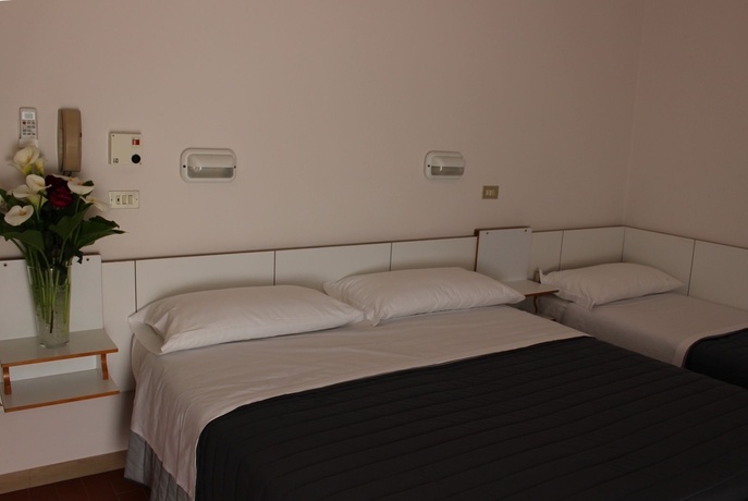 Imagen de la habitación del Hotel Emma, Cattolica. Foto 11