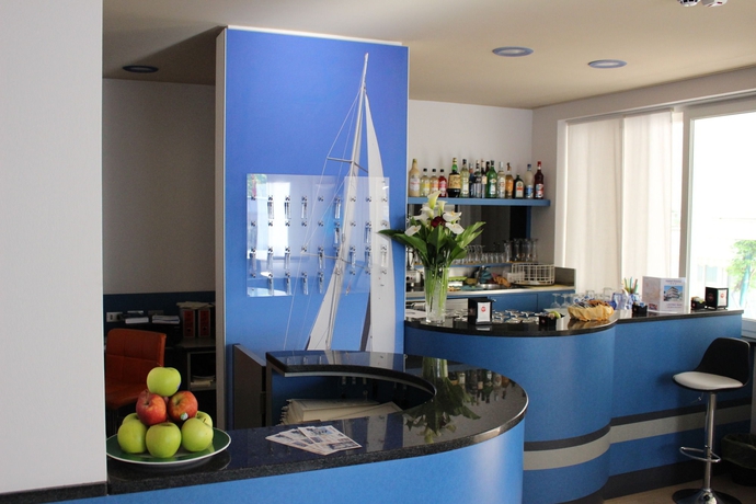 Imagen del bar/restaurante del Hotel Emma, Cattolica. Foto 4