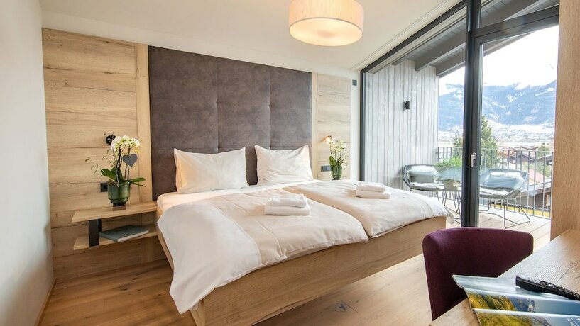 Imagen de la habitación del Hotel Emma Deluxe. Foto 17