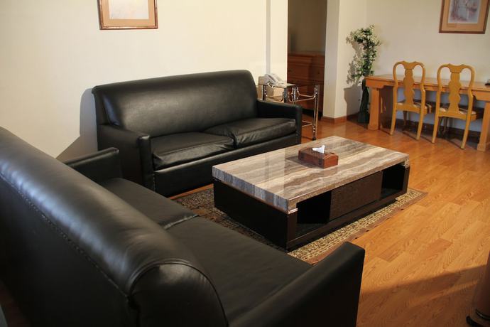 Imagen de la habitación del Hotel Emmad Apartment. Foto 1