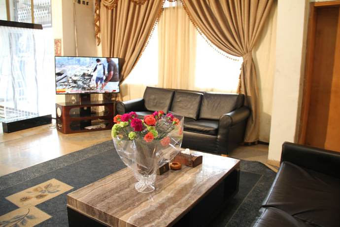 Imagen de los interiores del Hotel Emmad Apartment. Foto 18