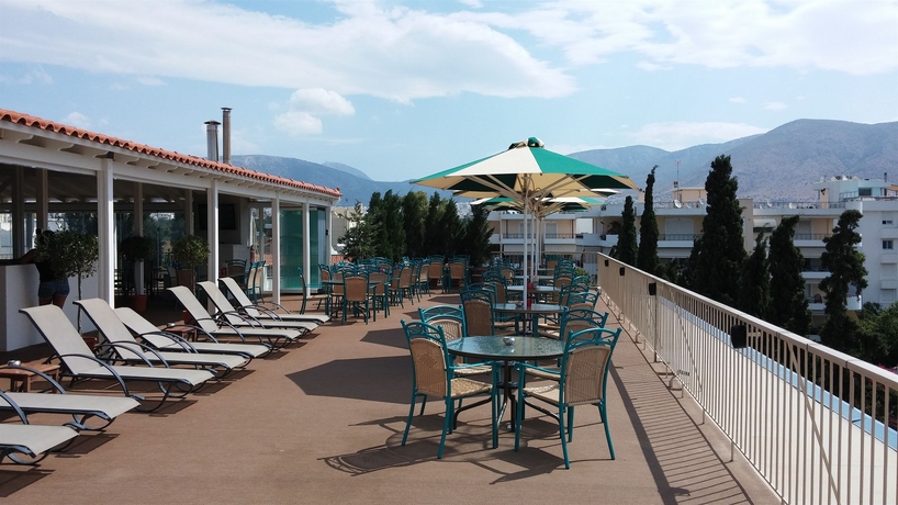 Imagen de la piscina del Hotel Emmantina. Foto 13