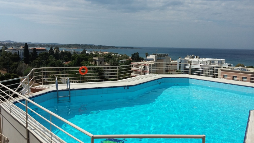 Imagen de la piscina del Hotel Emmantina. Foto 15