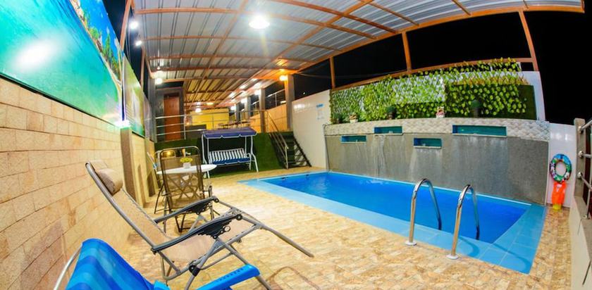 Imagen de la piscina del Hotel Emmanuel. Foto 8