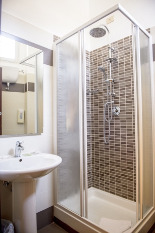 Imagen de la habitación del Hotel Emmaus. Foto 14