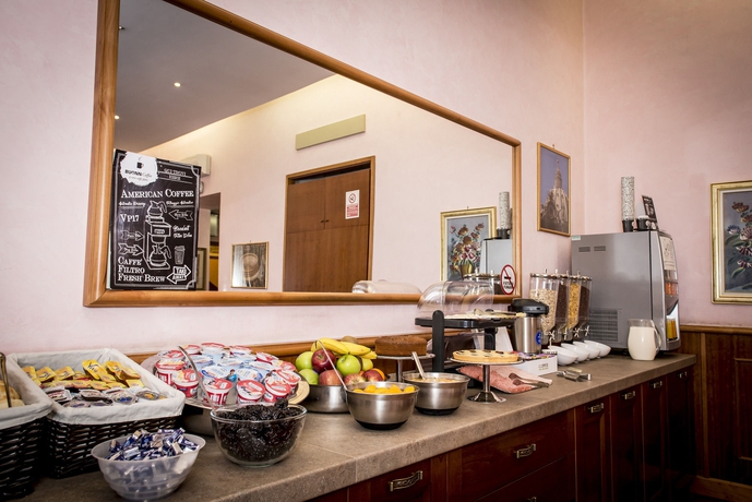 Imagen del bar/restaurante del Hotel Emmaus. Foto 5