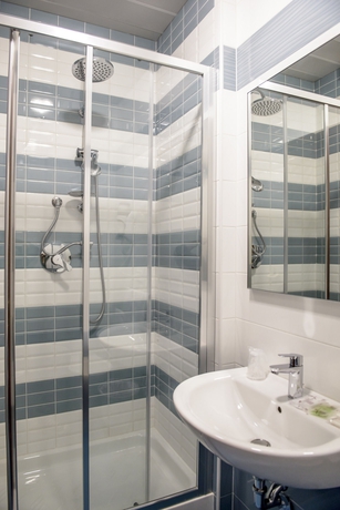 Imagen de la habitación del Hotel Emmaus. Foto 16