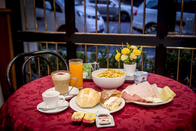 Imagen del bar/restaurante del Hotel Emmaus. Foto 13