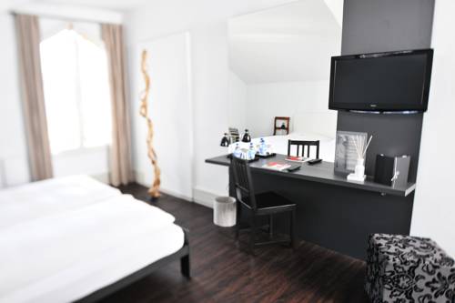 Imagen de la habitación del Hotel Emmental. Foto 5