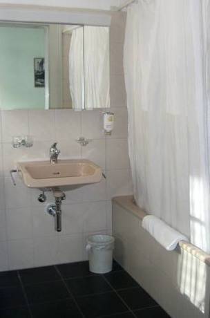 Imagen de la habitación del Hotel Emmental. Foto 13