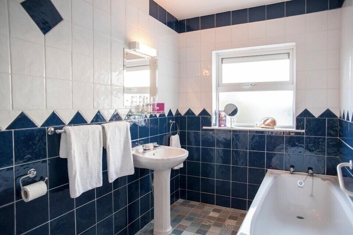 Imagen de la habitación del Hotel Emmet. Foto 16