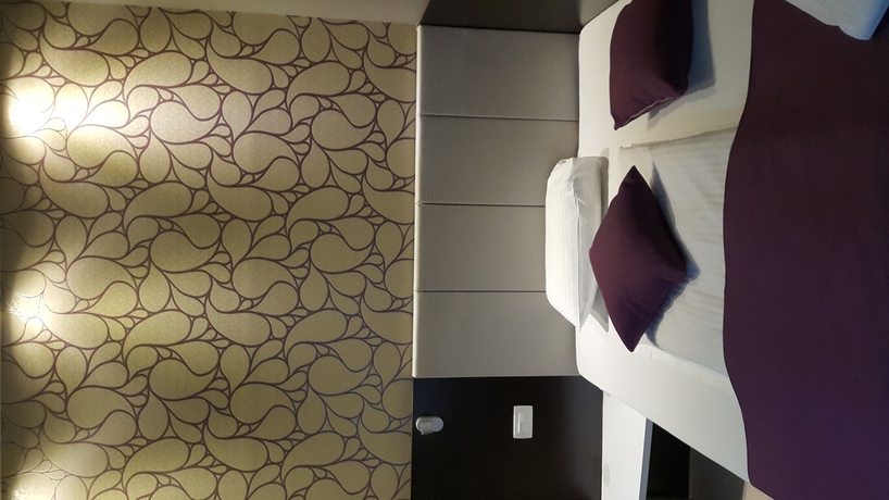 Imagen de la habitación del Hotel Emonec. Foto 4