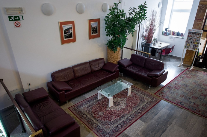 Imagen de los interiores del Hotel Emonec. Foto 15