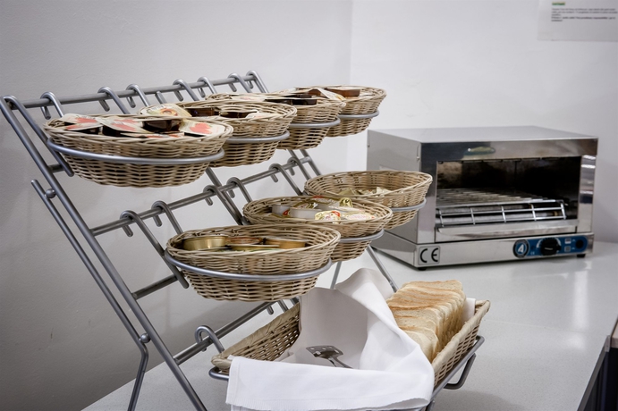 Imagen del bar/restaurante del Hotel Emonec. Foto 3