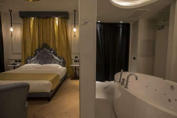 Imagen de la habitación del Hotel Emotional Grand Motel. Foto 17