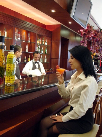 Imagen del bar/restaurante del Hotel Emperador, Ambato. Foto 6