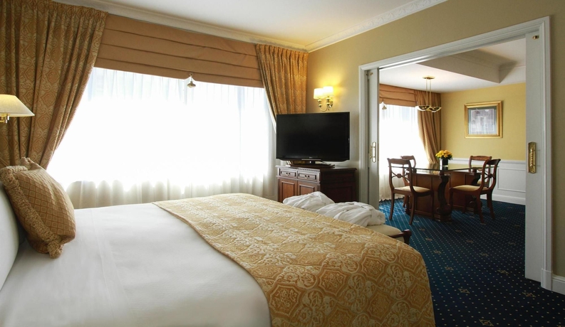 Imagen de la habitación del Hotel Emperador Buenos Aires. Foto 5