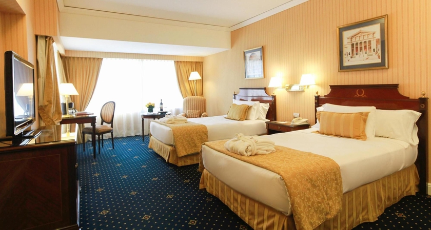 Imagen de la habitación del Hotel Emperador Buenos Aires. Foto 7