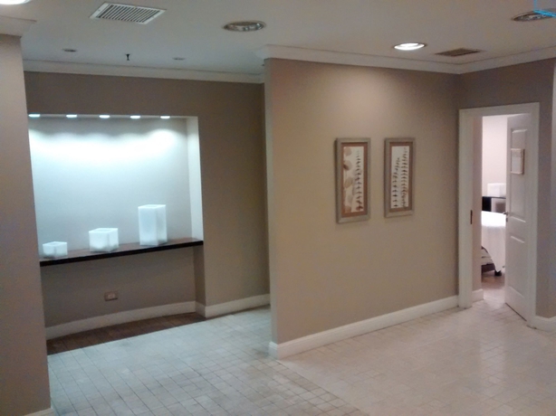 Imagen de la piscina del Hotel Emperador Buenos Aires. Foto 14