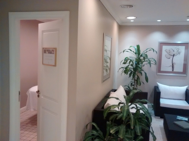 Imagen de la piscina del Hotel Emperador Buenos Aires. Foto 16